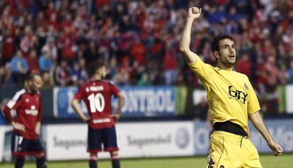 Kiko Olivas celebra el gol al Sadar.