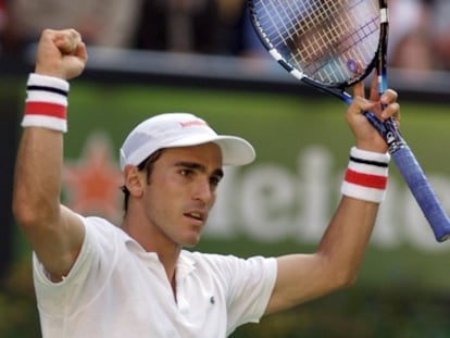 Alberto 'Beto' Martín, celebrando la victoria sobre Lleyton Hewitt en el Open de Australia de 2002.