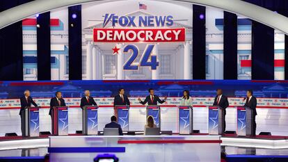 Los participantes en el debate republicano de este miércoles en Milwaukee (Wisconsin)