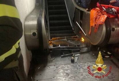 Estado de la escalera mecánica del metro de Roma.