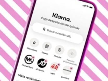 Un móvil con la aplicación de Klarna.