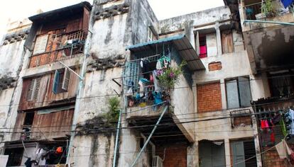 El Ayuntamiento pretende demoler el White Building, aunque la oposición ciudadana ha logrado paralizar el proyecto por el momento.