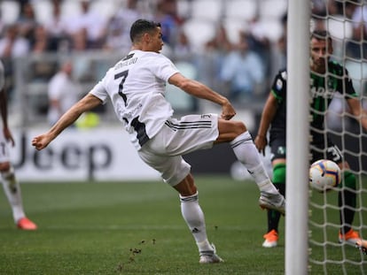 Cristiano marca ante el Sassuolo su primer gol oficial con la Juventus.