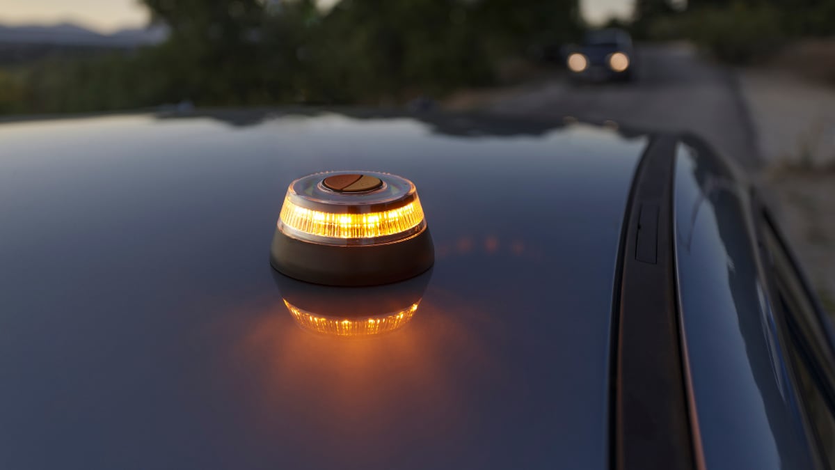 Cómo saber si la baliza V-16 que voy a comprar está realmente homologada por la DGT