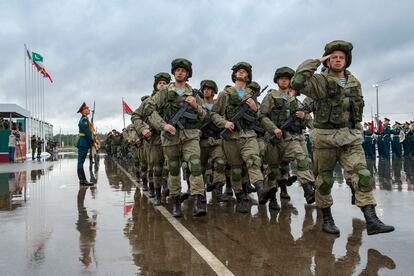 Militares rusos durante una de las ceremonias de inicio de las maniobras militares Zapad 2021, este jueves. 