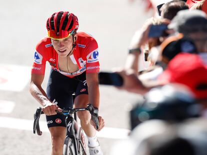 Evenepoel, a su llegada a meta en Sierra Nevada.