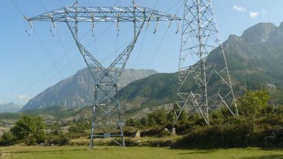 Las redes eléctricas reciben con la nueva retribución 250 millones más