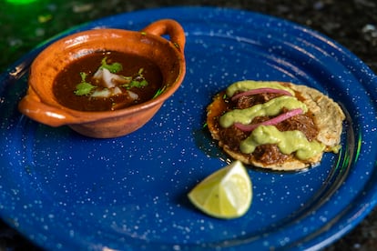 Taco de birria de rabo de toro, ganador del premio al mejor taco de España y elaborado por Valletako, en Madrid.