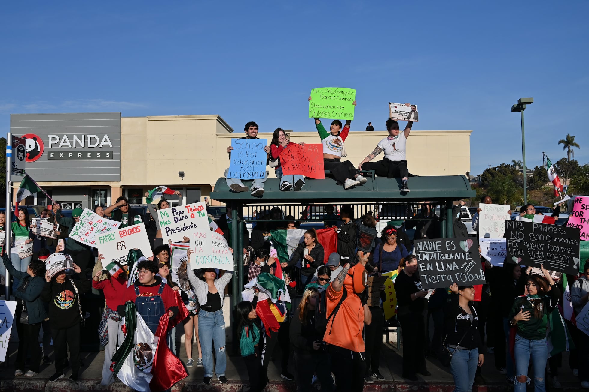 Los latinos protestan en las calles de Estados Unidos en contra de las ...