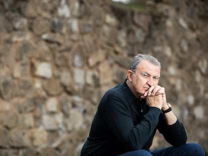 Ángel Corpa, fundador del grupo Jarcha y candidato de la España Vaciada a las elecciones de Castilla-La Mancha, el pasado viernes en el paraje de Donace, en Barajas de Melo (Cuenca).