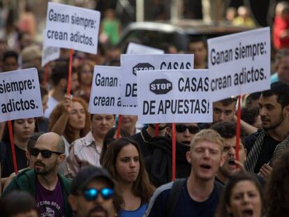 Manifestación contra las casas de apuestas en Madrid.