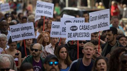 Manifestación contra las casas de apuestas en Madrid.