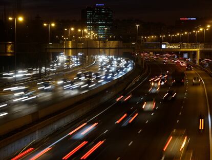 Tráfico en la M30 en Madrid, este lunes.