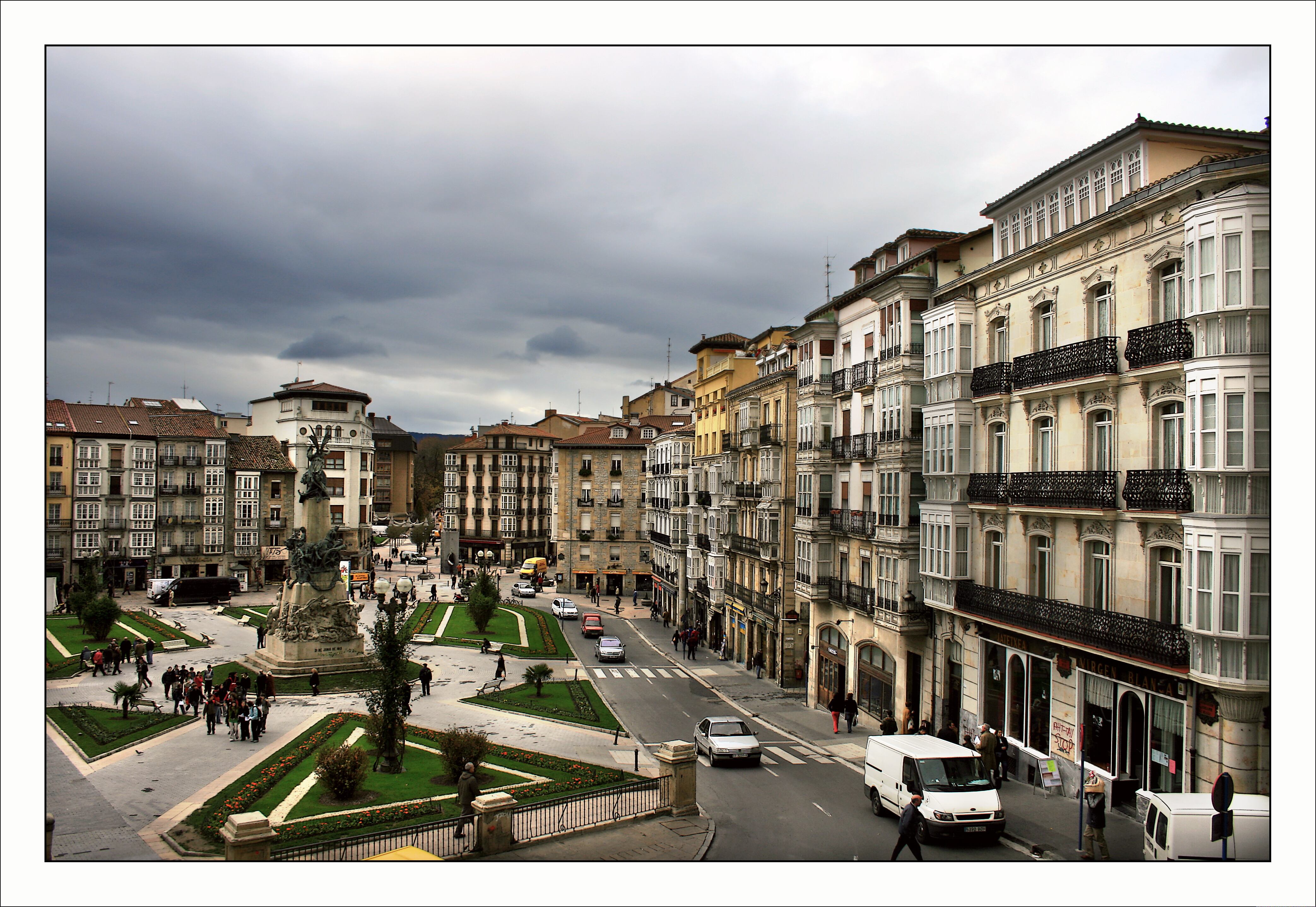 Plaza de la Virgen Blanca en Vitoria Gasteiz.