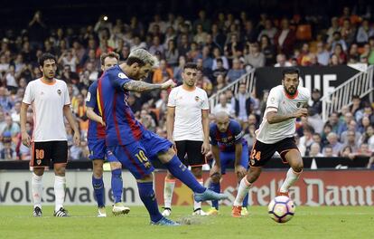 Messi durante el partido Valencia vs Barcelona