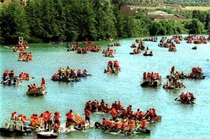 Una imagen del descenso del Segre, ayer, a la altura de Camarasa.