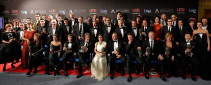 Foto de familia de los premiados, tras la gala de los Goya.