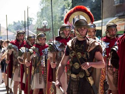 Legionarios romanos en una reconstrucción histórica. 