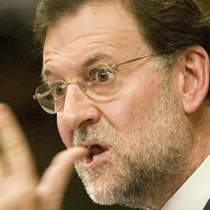 Rajoy rechaza la congelación de las pensiones y el recorte a funcionarios