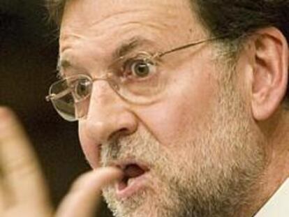 Rajoy rechaza la congelación de las pensiones y el recorte a funcionarios