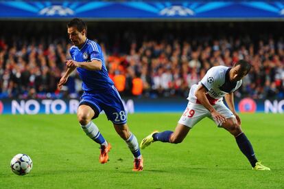 Cesar Azpilicueta y Lucas durante el encuentro. 