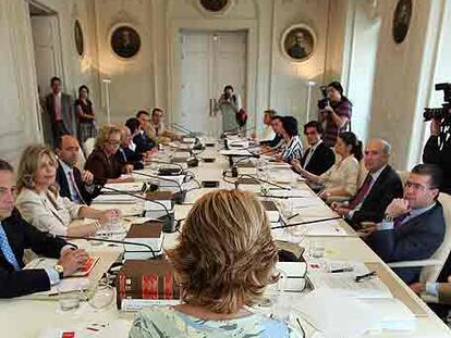 Aguirre preside una reunión del Consejo de Gobierno.