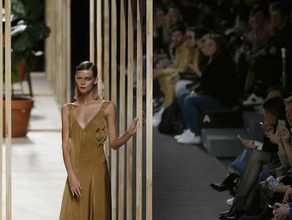 Un modelo, con un conjunto de Oliva, este sábado en la Mercedes-Benz Fashion Week Madrid.