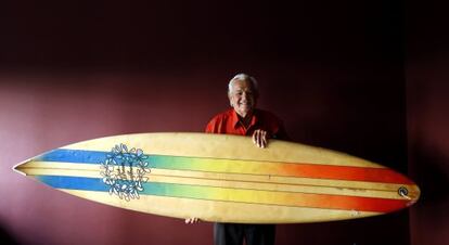 Dick Brewer, m&iacute;tico dise&ntilde;ador y creador de tablas de surf.