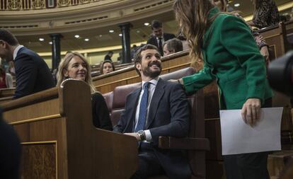 La portavoz del PP en el Congreso, Cayetana Álvarez de Toledo, y el presidente popular, Pablo Casado, en el Congreso de los Diputados este miércoles.