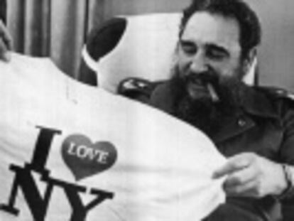 Un Fidel Castro posando con una camiseta con el eslogan I Love NY o hablando de béisbol. Así se ve en  Un viaje con Fidel 