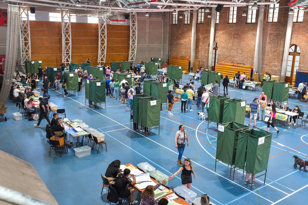 La participación en las elecciones municipales y regionales llega casi al 85%, la más alta en la historia chilena | EL PAÍS Chile