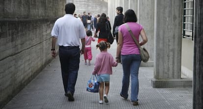 Las familias costarricenses tienen de promedio 1,7 hijos
