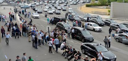 Huelga en París de taxistas contra la aplicación UberPOP.