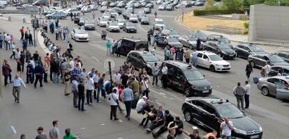 Huelga en Par&iacute;s de taxistas contra la aplicaci&oacute;n UberPOP.