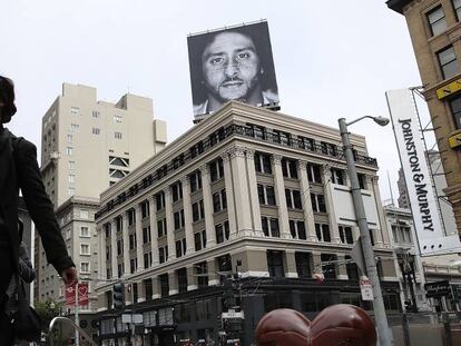 Anuncio de Nike en 2018 con la cara de Colin Kaepernick, jugador de fútbol americano y activista de la causa racial (San Francisco, EE UU).