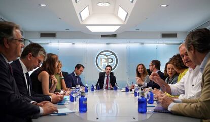 El presidente del PP, Pablo Casado, preside la reunión del nuevo comité de dirección del partido este lunes en Madrid. 
