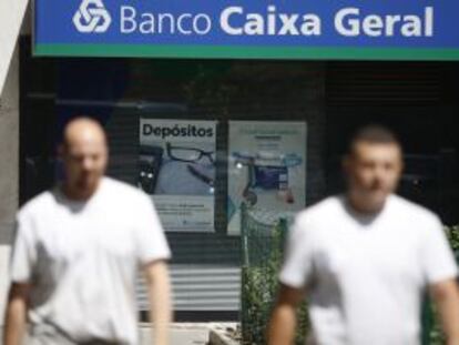Oferta de depósitos en una oficina de Banco Caixa Geral en Madrid.