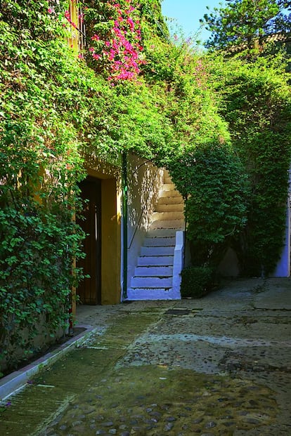 Escalera a la vivienda donde nació el poeta Antonio Machado, que nació en Las Dueñas en 1875, cuando el palacio era casa de vecinos y su padre el administrador.