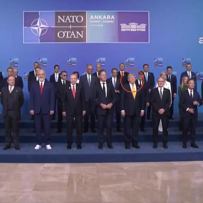 La foto de familia de la OTAN deja esta escena entre Pedro Sánchez y Donald Trump: ni hecho adrede sale así 