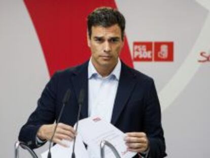 El secretario general del PSOE, Pedro S&aacute;nchez durante la rueda de prensa para presentar el documento que recoge el nuevo pacto europeo de los socialistas. 