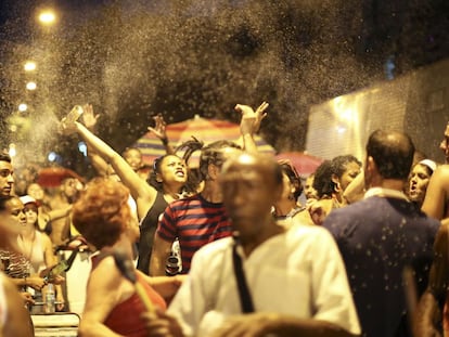 Bloco de pr&eacute;-carnaval no centro de S&atilde;o Paulo