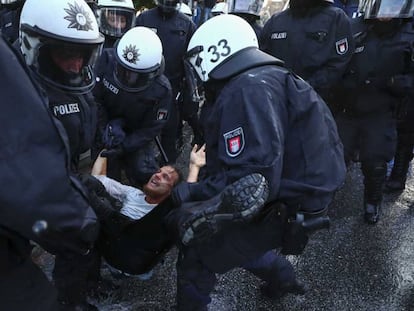 Manifestante &eacute; preso em protesto contra o G20.