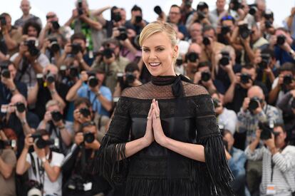 Charlize Theron presentando en Cannes 'Mad Max : Fury Road', de George Miller.