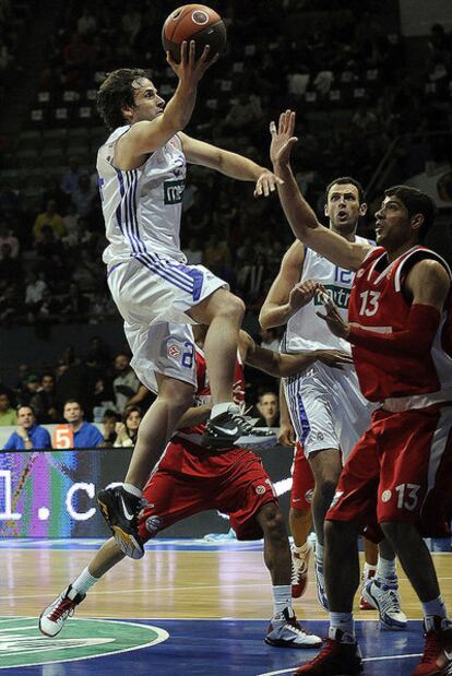 Raúl López, durante un partido en su última etapa en el Real Madrid.