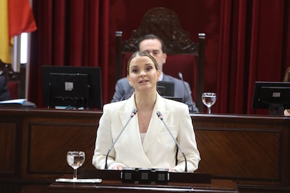 Marga Prohens, este lunes durante su discurso en la primera sesión del pleno de investidura en el Parlamento de Baleares.