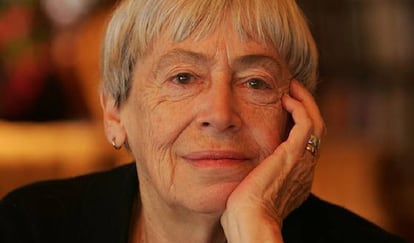 La escritora norteamericana Urusla Le Guin en su casa de Portland (Oregón, EEUU).