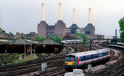 La central eléctrica <b><i>art déco</b></i> de Battersea, inmortalizada en la carátula de <b><i>Animals,</b></i> el disco de Pink Floyd, fue inaugurada en 1934.