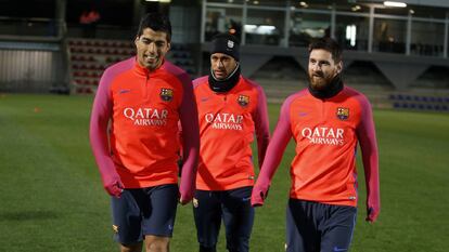 Luis Suárez, Neymar y Messi en su primer entrenamiento con el Barça este año, en Sant Joan Despí.