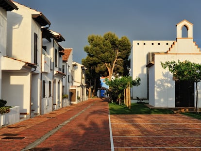 Una calle en el municipio de Alcossebre, en la comarca castellonense del Baix Maestrat.