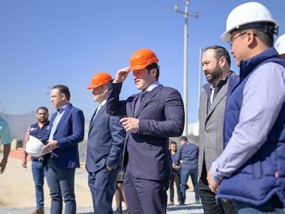 El gobernador de Nuevo León (México), Samuel García, durante la colocación de la primera piedra de la fábrica de NOAH Itech en Santa Catarina, el 5 de enero de 2023.